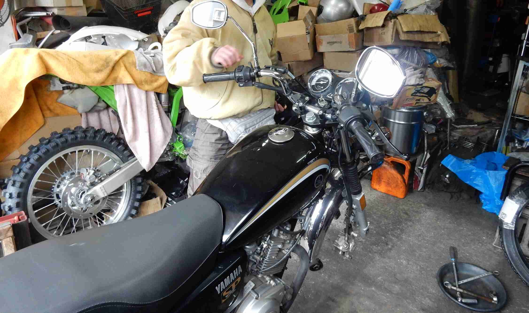 YB125SP 前輪タイヤ・前後輪ブレーキパッド交換 - 125の風は自由にする